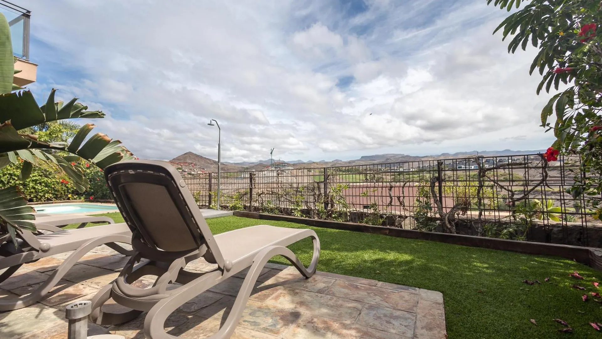 Lightbooking Salobre Los Lagos Piscina Privada San Bartolome de Tirajana  Villa