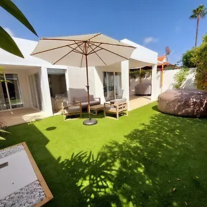 De Diseño Hidromasajes Terraza Y Piscina. Villa
