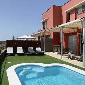 Piscina Privada Independiente Jardín Y Solarium Villa