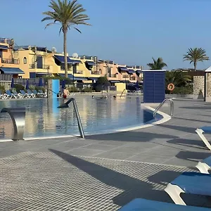 Bonita Con Propio Entrada Y Con Piscina Villa